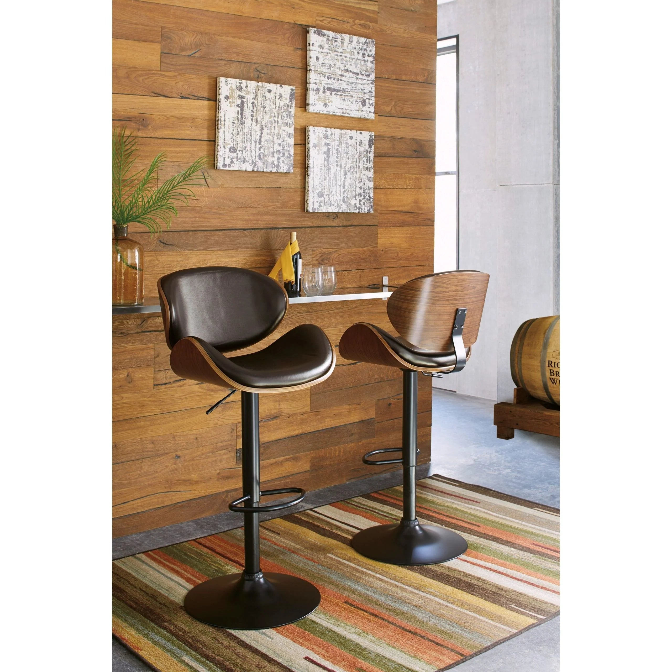 Bellatier Barstool