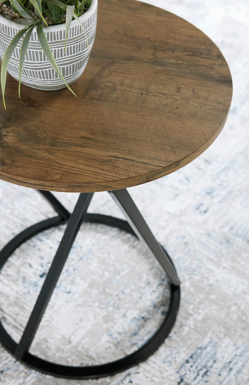 Cassbryn Table set